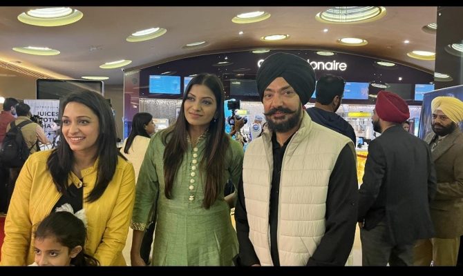 Protagonist Kuljinder Singh Sidhu with family on premiere "Baghi Di Dhee"