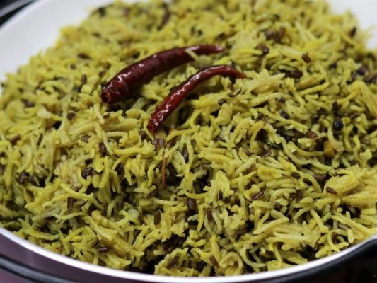 Sabut Urad Khichdi For Makkar Sankranti Recipe