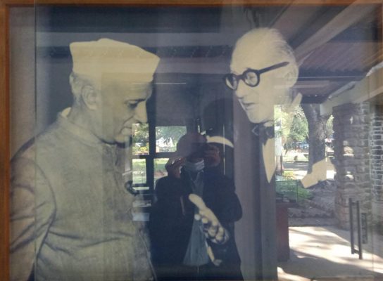 Le Corbusier discussing a point with Pandit Jawaharlal Nehru