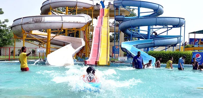 Hydraulic rides at Fun City