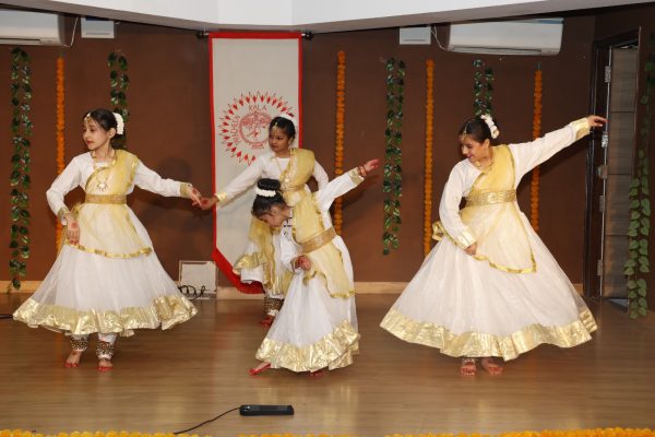 mesmerising dance performance by Kathak Dancers