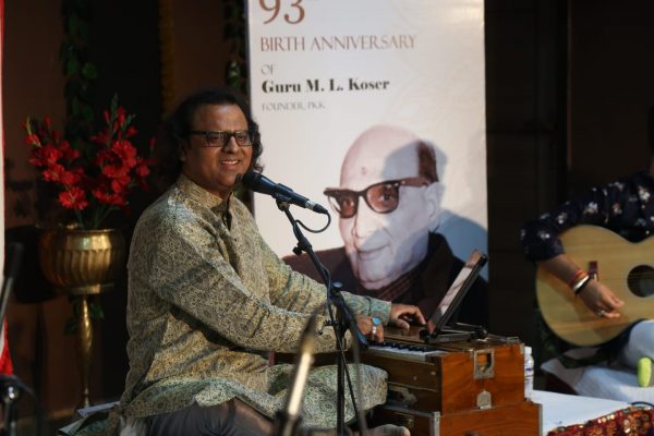 Dharmesh Nargotra singing ghazals